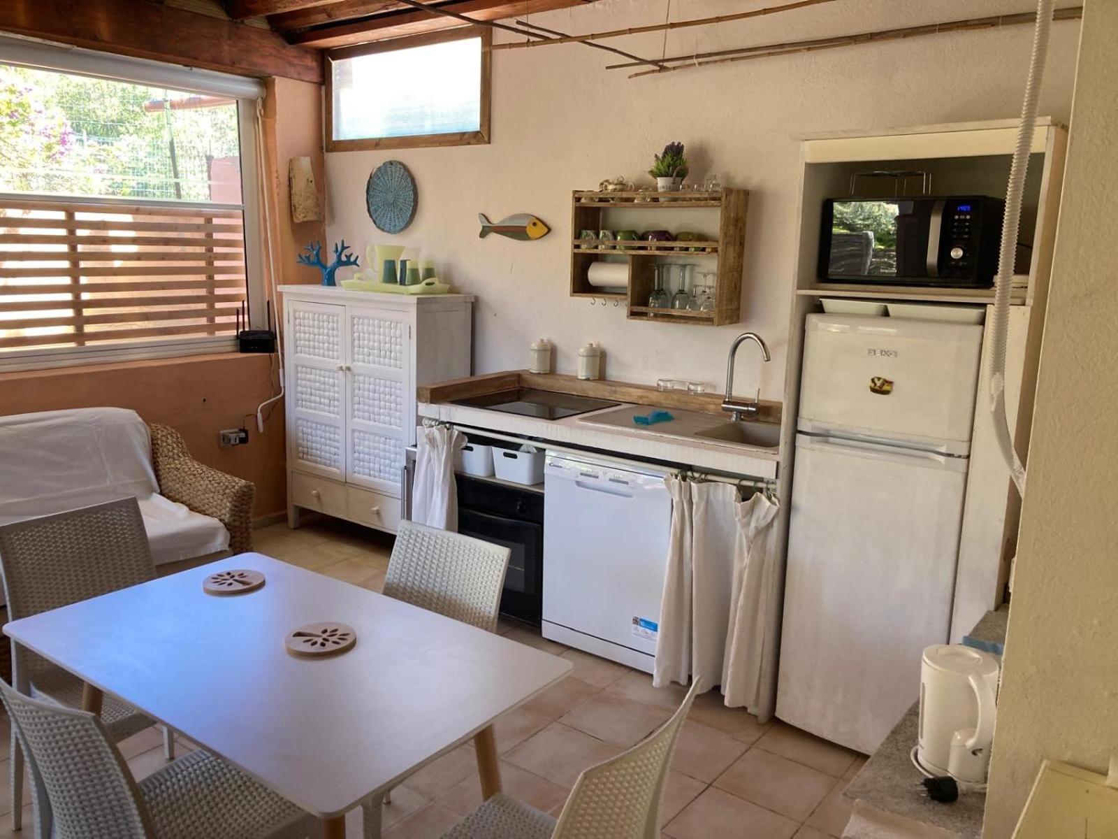 Villasimius Villetta A 300 Mt Dalla Spiaggia Exterior foto